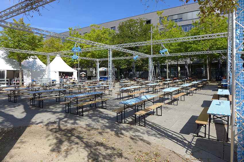 Oktoberfest: Schunkeln auf der Plaza