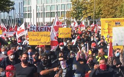 Conti-Werker demonstrieren auf Plaza
