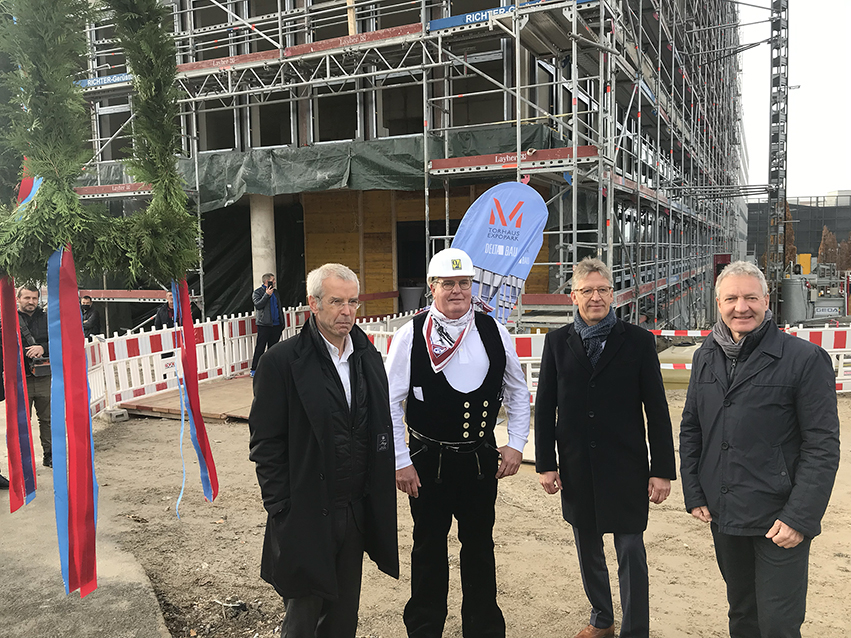 Richtfest fürs Torhaus