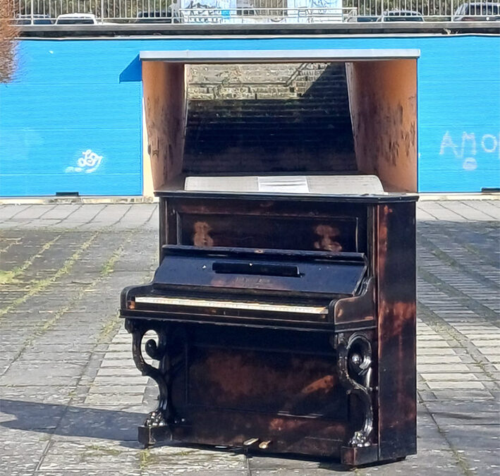 Das Piano im Park