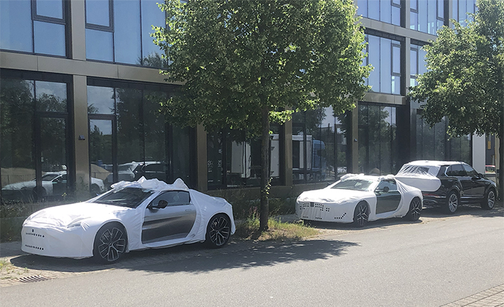 Luxussportwagen mal zwischengelagert