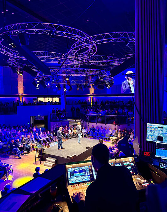 600 Gäste beim „QrewUp 26“ in der Expo Corner